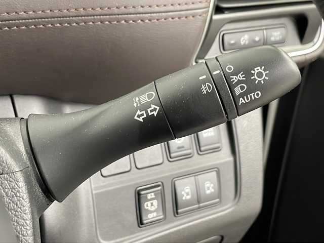 日産 セレナ e－パワー ハイウェイスター G 埼玉県 2019(令1)年 2.3万km ブリリアントホワイトパール 後席モニター/純正ナビ　/全方位カメラ　/ＢＳＭ　/シートヒーター　/デジタルインナーミラー　/前後ドライブレコーダー　/プロパイロット　/ステアリングヒーター　/ＥＴＣ　/ブレードホールド　/自動駐車システム　/衝突軽減システム/純正アルミホイール/ＬＥＤヘッドライト