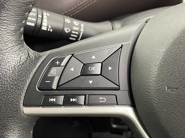日産 セレナ e－パワー ハイウェイスター G 埼玉県 2019(令1)年 2.3万km ブリリアントホワイトパール 後席モニター/純正ナビ　/全方位カメラ　/ＢＳＭ　/シートヒーター　/デジタルインナーミラー　/前後ドライブレコーダー　/プロパイロット　/ステアリングヒーター　/ＥＴＣ　/ブレードホールド　/自動駐車システム　/衝突軽減システム/純正アルミホイール/ＬＥＤヘッドライト