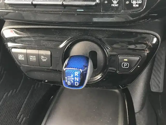 トヨタ プリウス A プレミアム　ツーリングセレ 富山県 2019(平31)年 6.3万km エモーショナルレッドⅡ 4WD/純正ナビ/フルセグTV/Bluetooth/バックカメラ/ドライブレコーダー/プリクラッシュセーフティ/クリアランスソナー/レーンキープアシスト/ブラインドスポットモニター/レーダークルーズコントロール/パーキングアシスト/レザーシート/パワーシート/シートヒーター/スペアキー１本/ヘッドアップディスプレイ/ETC2.0