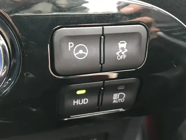 トヨタ プリウス A プレミアム　ツーリングセレ 富山県 2019(平31)年 6.3万km エモーショナルレッドⅡ 4WD/純正ナビ/フルセグTV/Bluetooth/バックカメラ/ドライブレコーダー/プリクラッシュセーフティ/クリアランスソナー/レーンキープアシスト/ブラインドスポットモニター/レーダークルーズコントロール/パーキングアシスト/レザーシート/パワーシート/シートヒーター/スペアキー１本/ヘッドアップディスプレイ/ETC2.0