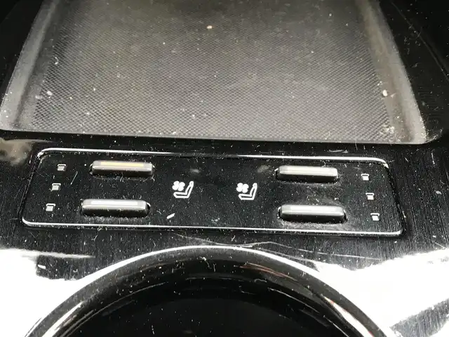 トヨタ プリウス A プレミアム　ツーリングセレ 富山県 2019(平31)年 6.3万km エモーショナルレッドⅡ 4WD/純正ナビ/フルセグTV/Bluetooth/バックカメラ/ドライブレコーダー/プリクラッシュセーフティ/クリアランスソナー/レーンキープアシスト/ブラインドスポットモニター/レーダークルーズコントロール/パーキングアシスト/レザーシート/パワーシート/シートヒーター/スペアキー１本/ヘッドアップディスプレイ/ETC2.0