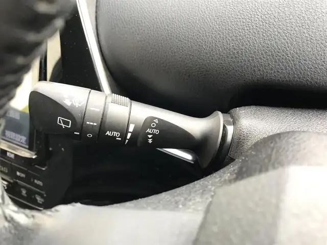 トヨタ プリウス A プレミアム　ツーリングセレ 富山県 2019(平31)年 6.3万km エモーショナルレッドⅡ 4WD/純正ナビ/フルセグTV/Bluetooth/バックカメラ/ドライブレコーダー/プリクラッシュセーフティ/クリアランスソナー/レーンキープアシスト/ブラインドスポットモニター/レーダークルーズコントロール/パーキングアシスト/レザーシート/パワーシート/シートヒーター/スペアキー１本/ヘッドアップディスプレイ/ETC2.0