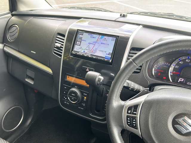 スズキ ワゴンＲ スティングレー T 京都府 2010(平22)年 10.4万km ブルーイッシュブラックパール3 社外SDナビ（CN-E310D）/・CD/FM/AM/Bluetooth/・ワンセグテレビ/ETC/革巻きステアリング/ステアリングリモコン/パドルシフト/シートヒーター（D席）/HIDヘッドライト/スマートキー/プッシュスタートボタン/12V電源/純正15インチアルミホイール/純正フロアマット/取扱説明書/保証書