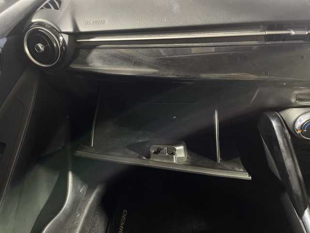 マツダ デミオ 13S 沖縄県 2015(平27)年 14.1万km ソウルレッドプレミアムメタリック 「禁煙車/ワンオーナー/純正ディスプレイオーディオ/Ｂｌｕｅｔｏｏｔｈ/バックカメラ/ＬＥＤヘッドライト/アイドリングストップ/オートライト/電動格納ミラー/横滑り防止装置/スペアキー/取扱説明書/保証書