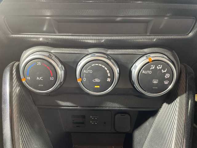 マツダ デミオ 13S 沖縄県 2015(平27)年 14.1万km ソウルレッドプレミアムメタリック 「禁煙車/ワンオーナー/純正ディスプレイオーディオ/Ｂｌｕｅｔｏｏｔｈ/バックカメラ/ＬＥＤヘッドライト/アイドリングストップ/オートライト/電動格納ミラー/横滑り防止装置/スペアキー/取扱説明書/保証書