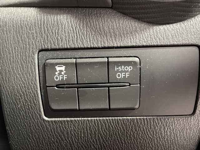 マツダ デミオ 13S 沖縄県 2015(平27)年 14.1万km ソウルレッドプレミアムメタリック 「禁煙車/ワンオーナー/純正ディスプレイオーディオ/Ｂｌｕｅｔｏｏｔｈ/バックカメラ/ＬＥＤヘッドライト/アイドリングストップ/オートライト/電動格納ミラー/横滑り防止装置/スペアキー/取扱説明書/保証書