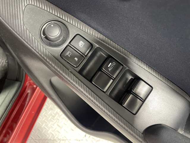 マツダ デミオ 13S 沖縄県 2015(平27)年 14.1万km ソウルレッドプレミアムメタリック 「禁煙車/ワンオーナー/純正ディスプレイオーディオ/Ｂｌｕｅｔｏｏｔｈ/バックカメラ/ＬＥＤヘッドライト/アイドリングストップ/オートライト/電動格納ミラー/横滑り防止装置/スペアキー/取扱説明書/保証書