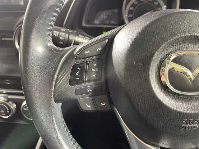 マツダ デミオ 13S 沖縄県 2015(平27)年 14.1万km ソウルレッドプレミアムメタリック 「禁煙車/ワンオーナー/純正ディスプレイオーディオ/Ｂｌｕｅｔｏｏｔｈ/バックカメラ/ＬＥＤヘッドライト/アイドリングストップ/オートライト/電動格納ミラー/横滑り防止装置/スペアキー/取扱説明書/保証書