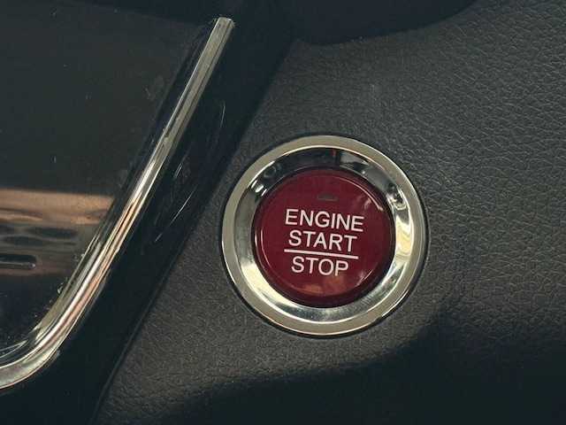 ホンダ ヴェゼル X 大阪府 2015(平27)年 16.2万km ホワイトオーキッドパール /禁煙車//ワンオーナー//衝突被害軽減ブレーキ//純正ナビ/VXM-155VSi//TV/Bluetooth/DVD/CD/HDMI/USB//バックカメラ//クルーズコントロール//ＥＴＣ//純正アルミホイール/16インチ//プッシュスタート//アイドリングストップ//スマートキー//取扱説明書//保証書