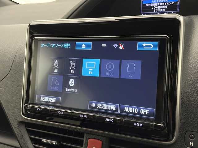トヨタ ノア Si 宮崎県 2017(平29)年 5.9万km ホワイトパールクリスタルシャイン 禁煙車/トヨタセーフティセンス/純正9型ナビTV/（NSZT-Y66T/CD/DVD/Bluetooth/フルセグTV)/純正バックカメラ/純正ビルトインETC[/純正16インチアルミ/純正TRDスポイラー（フロント/LEDデイライト）/純正ルーフエンドスポイラー/純正LEDオートライト/純正LEDフォグ/純正フロアマット/両側電動スライドドア/プリクラッシュセーフティ/レーンディパーチャーアラート/オートマチックハイビーム/クルーズコントロール/Wオートエアコン/ウインカードアミラー/オート電動格納ミラー/ドライブレコーダー/本革巻ハンドル/スマートキー/プッシュエンジンスタート/新車時保証書/取扱い説明書