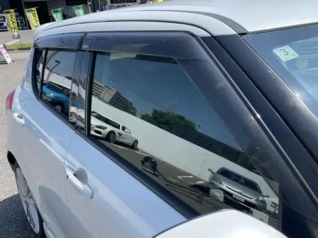 スズキ スイフト スポーツ 新潟県 2014(平26)年 14.8万km スノーホワイトパール ワンオーナー/６MT/運転席レカロシート/社外ステアリング装着/ドアバイザー/プッシュスタート/純正フロアマット/純正運転席シート車載/純正ステアリング車載
