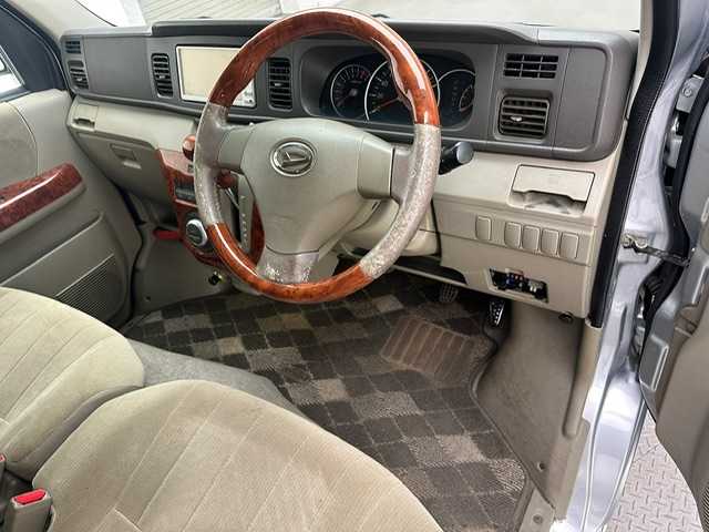 ダイハツ アトレー ワゴン カスタム ターボ RS 兵庫県 2010(平22)年 8.8万km ブライトシルバーメタリック 社外7インチナビ（FM/AM・CD/DVD・ワンセグ）/ETC/リモコンキー/両側スライドドア/社外AW14インチ/純正フロアマット/HIDヘッドランプ/フォグランプ/電動格納ミラー/ドアバイザー