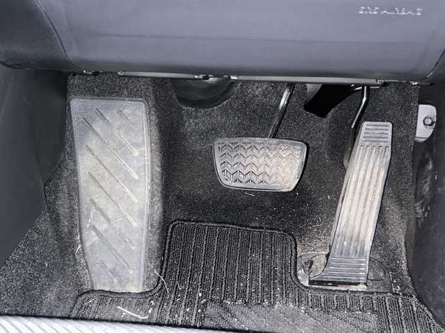 トヨタ ハリアー ハイブリッド Z レザーパッケージ 山形県 2021(令3)年 2.7万km ホワイトパールクリスタルシャイン 禁煙車/４WD/JBLサウンド/トヨタセーフティセンス/ブラインドスポットモニター/レーダークルーズコントロール/レーンキープアシスト/オートマチックハイビーム/全方位カメラ/デジタルインナーミラー/純正ドライブレコーダー/純正ディスプレイオーディオ/（Bluetooth/フルセグ/AM/FM/USB)/置くだけ充電/ステアリングスイッチ/ステアリングヒーター/レザーシート/D席メモリー付きシート/前席パワーシート/前席シートヒーター・エアシート/ETC2.0/純正フロアマット/スマートキー×２/パワーバックドア/純正アルミホイール/フォグランプ/取扱説明書/記録簿