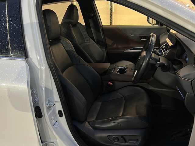 トヨタ ハリアー ハイブリッド Z レザーパッケージ 山形県 2021(令3)年 2.7万km ホワイトパールクリスタルシャイン 禁煙車/４WD/JBLサウンド/トヨタセーフティセンス/ブラインドスポットモニター/レーダークルーズコントロール/レーンキープアシスト/オートマチックハイビーム/全方位カメラ/デジタルインナーミラー/純正ドライブレコーダー/純正ディスプレイオーディオ/（Bluetooth/フルセグ/AM/FM/USB)/置くだけ充電/ステアリングスイッチ/ステアリングヒーター/レザーシート/D席メモリー付きシート/前席パワーシート/前席シートヒーター・エアシート/ETC2.0/純正フロアマット/スマートキー×２/パワーバックドア/純正アルミホイール/フォグランプ/取扱説明書/記録簿