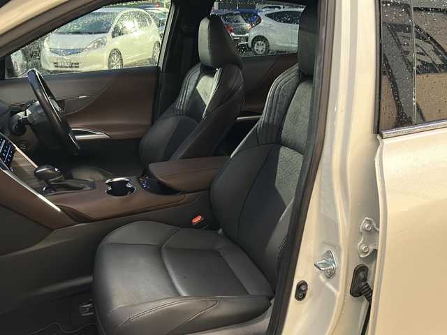 トヨタ ハリアー ハイブリッド Z レザーパッケージ 山形県 2021(令3)年 2.7万km ホワイトパールクリスタルシャイン 禁煙車/４WD/JBLサウンド/トヨタセーフティセンス/ブラインドスポットモニター/レーダークルーズコントロール/レーンキープアシスト/オートマチックハイビーム/全方位カメラ/デジタルインナーミラー/純正ドライブレコーダー/純正ディスプレイオーディオ/（Bluetooth/フルセグ/AM/FM/USB)/置くだけ充電/ステアリングスイッチ/ステアリングヒーター/レザーシート/D席メモリー付きシート/前席パワーシート/前席シートヒーター・エアシート/ETC2.0/純正フロアマット/スマートキー×２/パワーバックドア/純正アルミホイール/フォグランプ/取扱説明書/記録簿