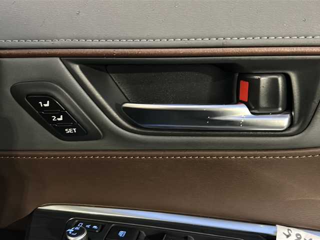 トヨタ ハリアー ハイブリッド Z レザーパッケージ 山形県 2021(令3)年 2.7万km ホワイトパールクリスタルシャイン 禁煙車/４WD/JBLサウンド/トヨタセーフティセンス/ブラインドスポットモニター/レーダークルーズコントロール/レーンキープアシスト/オートマチックハイビーム/全方位カメラ/デジタルインナーミラー/純正ドライブレコーダー/純正ディスプレイオーディオ/（Bluetooth/フルセグ/AM/FM/USB)/置くだけ充電/ステアリングスイッチ/ステアリングヒーター/レザーシート/D席メモリー付きシート/前席パワーシート/前席シートヒーター・エアシート/ETC2.0/純正フロアマット/スマートキー×２/パワーバックドア/純正アルミホイール/フォグランプ/取扱説明書/記録簿