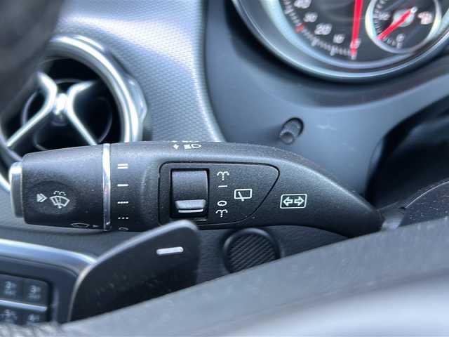 メルセデス・ベンツ ＧＬＡ２５０ 4マチック 青森県 2017(平29)年 4.6万km カルサイトホワイト オプション/パノラミックスライディングルーフ/レザーエクスクルーシブパッケージ/-本革シート/-メモリ付きパワーシート/-ブラッシュドアルミニウムインテリアトリム/-マルチカラーアンビエントライト/-harman/kardonサラウンドサウンド/-ベーシックパッケージプラス/レーダーセーフティパッケージ/-ブラインドスポットアシスト/-ディスタンスパイロットディストロニック/-レーンキーピングアシスト/-PRE SAFE/COMMANDシステムナビゲーション/-HDDナビ/フルセグTV/ETC2.0/(CD/DVD/Bluetooth/USB/CarPlay)/主要装備/バックカメラ/シートヒーター/パドルシフト/パワーバックドア/ダウンヒルアシスト/GPSレーダー探知機/純正18インチアルミホイール/HIDヘッドライト/ハイビームアシスト/ワンオーナー