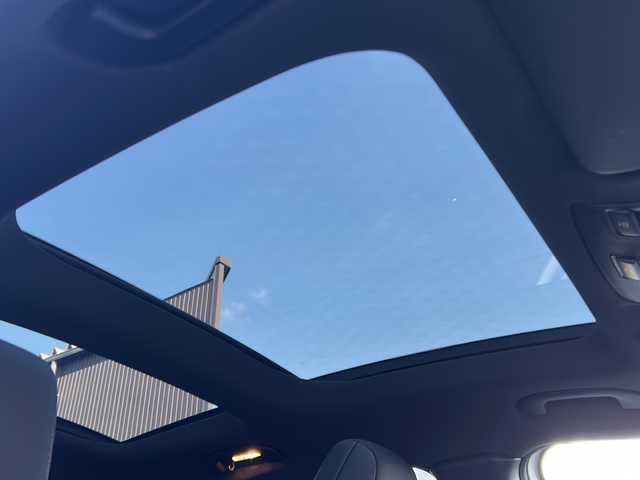 メルセデス・ベンツ ＧＬＡ２５０ 4マチック 青森県 2017(平29)年 4.6万km カルサイトホワイト オプション/パノラミックスライディングルーフ/レザーエクスクルーシブパッケージ/-本革シート/-メモリ付きパワーシート/-ブラッシュドアルミニウムインテリアトリム/-マルチカラーアンビエントライト/-harman/kardonサラウンドサウンド/-ベーシックパッケージプラス/レーダーセーフティパッケージ/-ブラインドスポットアシスト/-ディスタンスパイロットディストロニック/-レーンキーピングアシスト/-PRE SAFE/COMMANDシステムナビゲーション/-HDDナビ/フルセグTV/ETC2.0/(CD/DVD/Bluetooth/USB/CarPlay)/主要装備/バックカメラ/シートヒーター/パドルシフト/パワーバックドア/ダウンヒルアシスト/GPSレーダー探知機/純正18インチアルミホイール/HIDヘッドライト/ハイビームアシスト/ワンオーナー