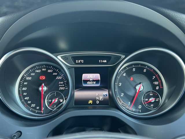 メルセデス・ベンツ ＧＬＡ２５０ 4マチック 青森県 2017(平29)年 4.6万km カルサイトホワイト オプション/パノラミックスライディングルーフ/レザーエクスクルーシブパッケージ/-本革シート/-メモリ付きパワーシート/-ブラッシュドアルミニウムインテリアトリム/-マルチカラーアンビエントライト/-harman/kardonサラウンドサウンド/-ベーシックパッケージプラス/レーダーセーフティパッケージ/-ブラインドスポットアシスト/-ディスタンスパイロットディストロニック/-レーンキーピングアシスト/-PRE SAFE/COMMANDシステムナビゲーション/-HDDナビ/フルセグTV/ETC2.0/(CD/DVD/Bluetooth/USB/CarPlay)/主要装備/バックカメラ/シートヒーター/パドルシフト/パワーバックドア/ダウンヒルアシスト/GPSレーダー探知機/純正18インチアルミホイール/HIDヘッドライト/ハイビームアシスト/ワンオーナー