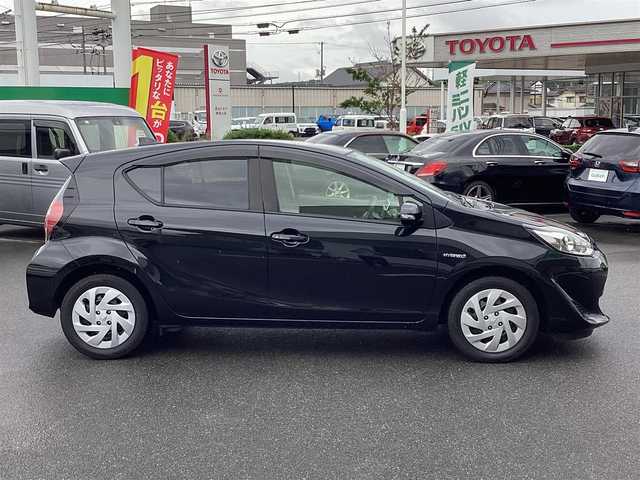 トヨタ アクア G 鹿児島県 2017(平29)年 5.5万km ブラックマイカ 純正SDナビ/フルセグ/バックカメラ/Bluetooth/ビルトインETC/スマートキー×2/プッシュスタート/ドライブレコーダー/クルーズコントロール/衝突被害軽減ブレーキ/レーンキープアシスト