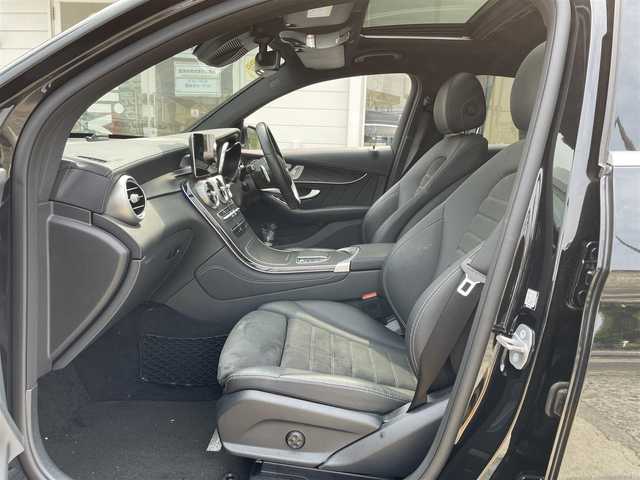 メルセデス・ベンツ ＧＬＣ２２０ d 4マチック クーペ AMGライン 神奈川県 2020(令2)年 2.6万km オブシディアンブラック 純正10インチワイドディスプレイ/　（ナビ機能・フルセグTV・Bluetooth）/パノラミックスライディングルーフ/レーダーセーフティパッケージ/360°カメラシステム/ハーフレザーシート/置くだけ充電/ブラインドスポットモニター/パワーバックドア/全席シートヒーター/LEDヘッドライト/前席パワーシート/ETC2.0/スマートキー/保証書/取扱説明書/令和3～7年ディーラー記録簿あり