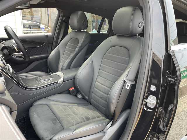 メルセデス・ベンツ ＧＬＣ２２０ d 4マチック クーペ AMGライン 神奈川県 2020(令2)年 2.6万km オブシディアンブラック 純正10インチワイドディスプレイ/　（ナビ機能・フルセグTV・Bluetooth）/パノラミックスライディングルーフ/レーダーセーフティパッケージ/360°カメラシステム/ハーフレザーシート/置くだけ充電/ブラインドスポットモニター/パワーバックドア/全席シートヒーター/LEDヘッドライト/前席パワーシート/ETC2.0/スマートキー/保証書/取扱説明書/令和3～7年ディーラー記録簿あり