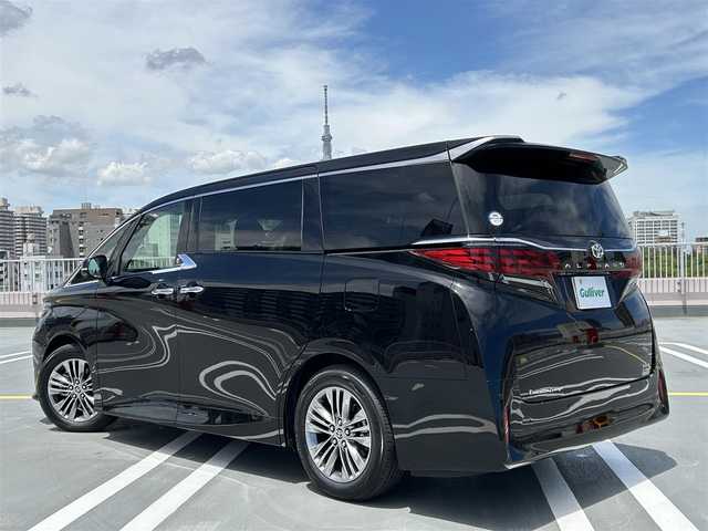 トヨタ アルファード Z 東京都 2024(令6)年 0.5万km ブラック 黒皮シート/12.1型フリップダウンモニター/（V12T-R72C)/ビルトインETC2.0/バックカメラ・全包囲カメラ/両側パワースライドドア/パワーバックドア/D席メモリーパワーシート/社外ドライブレコーダー一体型ミラー/純正１８インチアルミ/エンジンプッシュボタン/スマートキー/Toyota safty Sense/・PCS(プリクラッシュセーフティ)/・LDA(レーンディパーチャーアラート)/・BSM(ブラインドスポットモニター)/・レーダークルーズコントロール/・オートマチックハイビーム/・RCTA(リヤクロストラフィックアラート)/安全装備/・アドバンストパーク/・パーキングサポートブレーキ/・アドバンスドライブ/・HUD(ヘッドアップディスプレイ)スペアキー１本/保証書・取説