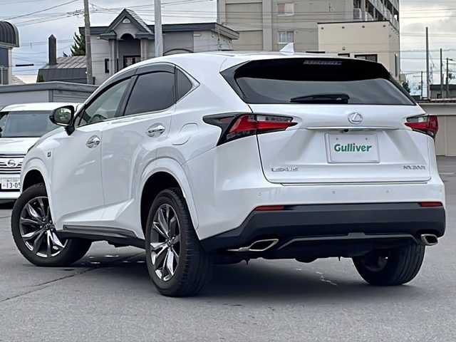 レクサス ＮＸ 200t Fスポーツ 道北・旭川 2015(平27)年 6.3万km ソニッククォーツ /４WD//禁煙車//寒冷地仕様//レクサスセーフティーセンス/PCS/LDA/AHS/レーダークルーズコントロール//純正ナビ/CD/DVD/SD/BT/AUX/USB/TV/ラジオ//バックカメラ//ビルトインETC//パワーバックドア//左右独立オートエアコン//ミラーヒーター//フロントデアイサー//レザーシート//シートメモリー//全席パワーシート//前席シートヒーター//前席エアシート//革巻きステアリング//ステアリングスイッチ//ステアリングヒーター//パドルシフト//ヘッドアップディスプレイ//オートライト//三眼LEDヘッドライト//LEDフォグランプ//バックフォグランプ//ミラーウィンカー//ヘッドライトウォッシャー//ドアバイザー//エンジンスターター一体型マートキー//スペアキー//プッシュスタート//保証書//取扱説明書