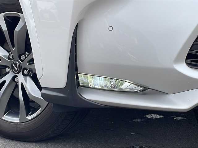 レクサス ＮＸ 200t Fスポーツ 道北・旭川 2015(平27)年 6.3万km ソニッククォーツ /４WD//禁煙車//寒冷地仕様//レクサスセーフティーセンス/PCS/LDA/AHS/レーダークルーズコントロール//純正ナビ/CD/DVD/SD/BT/AUX/USB/TV/ラジオ//バックカメラ//ビルトインETC//パワーバックドア//左右独立オートエアコン//ミラーヒーター//フロントデアイサー//レザーシート//シートメモリー//全席パワーシート//前席シートヒーター//前席エアシート//革巻きステアリング//ステアリングスイッチ//ステアリングヒーター//パドルシフト//ヘッドアップディスプレイ//オートライト//三眼LEDヘッドライト//LEDフォグランプ//バックフォグランプ//ミラーウィンカー//ヘッドライトウォッシャー//ドアバイザー//エンジンスターター一体型マートキー//スペアキー//プッシュスタート//保証書//取扱説明書