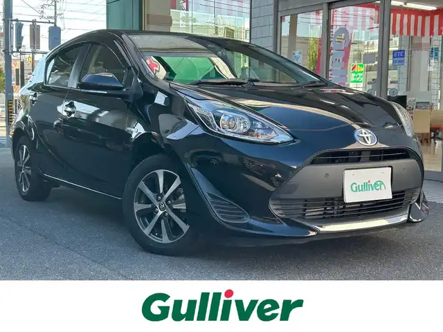 トヨタ アクア S スタイルブラック 愛知県 2019(令1)年 5.5万km ブラックマイカ ワンオーナー/TOYOTA SAFETY SENSE/・プリクラッシュセーフティ/・レーンディパーチャーアラート/・オートマチックハイビーム/・先行車発進告知/インテリジェントクリアランスソナー/　〈パーキングサポートブレーキ付〉/純正SDナビ〈NSCN-W68〉/・CD／Bluetooth／ワンセグTV/バックカメラ/純正LEDヘッドライト/純正ビルトインETC/運転席アームレスト/シルバーステッチ入ブラックシート/純オプション15インチAW/スマートキー＆プッシュスタート/コムテック製前後ドライブレコーダー〈ZDR-015〉