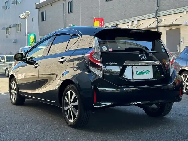 トヨタ アクア S スタイルブラック 愛知県 2019(令1)年 5.5万km ブラックマイカ ワンオーナー/TOYOTA SAFETY SENSE/・プリクラッシュセーフティ/・レーンディパーチャーアラート/・オートマチックハイビーム/・先行車発進告知/インテリジェントクリアランスソナー/　〈パーキングサポートブレーキ付〉/純正SDナビ〈NSCN-W68〉/・CD／Bluetooth／ワンセグTV/バックカメラ/純正LEDヘッドライト/純正ビルトインETC/運転席アームレスト/シルバーステッチ入ブラックシート/純オプション15インチAW/スマートキー＆プッシュスタート/コムテック製前後ドライブレコーダー〈ZDR-015〉