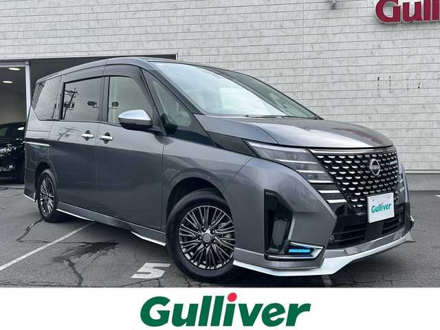 日産 セレナ e－4ORCE オーテック 長野県 2024(令6)年 1.1万km ダークメタルグレー ・社外8インチメモリーナビゲーション/CD DVD フルセグTV Bluetooth/・全方位カメラ/・ETC/・プロパイロット/・レーンキープアシスト/・オートマチックハイビーム/・ブラインドスポットモニター/・ステアリングヒーター/・シートヒーター(D/N)/・純正16インチアルミホイール/・LEDヘッドライト/・オートライト/・フォグライト/・両側パワースライドドア/・アイドリングストップ/・横滑り防止装置/・