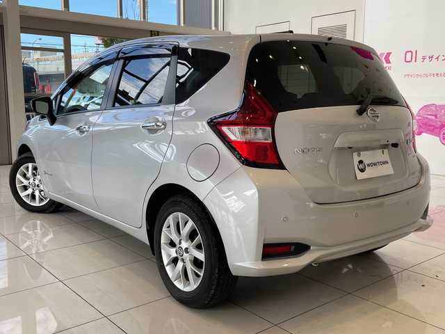 日産 ノート e－パワー X Vセレクション 埼玉県 2020(令2)年 3.6万km ブリリアントシルバー エマージェンシーブレーキ/純正ナビ/　　CD/DVD/BT/フルセグTV/アラウンドビューモニター/インテリジェントクルーズコントロール/LEDオートライト/純正15インチAW/インテリジェントルームミラー/プッシュスタート/ETC/禁煙車