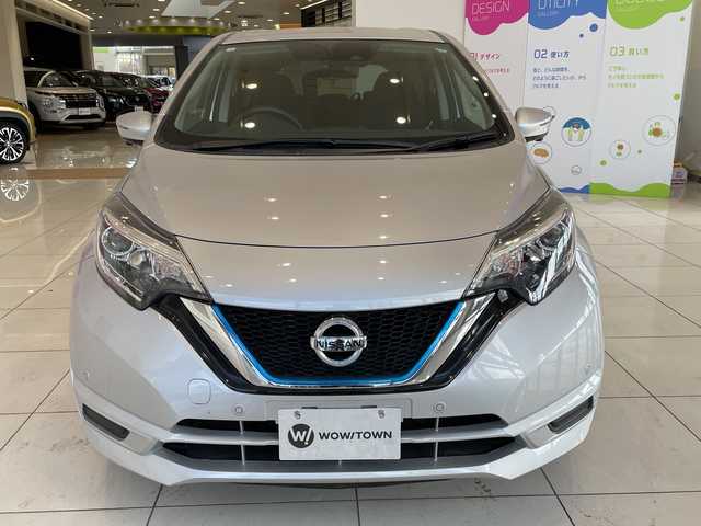 日産 ノート e－パワー X Vセレクション 埼玉県 2020(令2)年 3.6万km ブリリアントシルバー エマージェンシーブレーキ/純正ナビ/　　CD/DVD/BT/フルセグTV/アラウンドビューモニター/インテリジェントクルーズコントロール/LEDオートライト/純正15インチAW/インテリジェントルームミラー/プッシュスタート/ETC/禁煙車