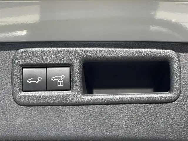 トヨタ ハリアー ハイブリッド Z レザーパッケージ 滋賀県 2021(令3)年 3.1万km ホワイトパールクリスタルシャイン 純正12.3インチナビ/【Bluetooth/USB/フルセグ 】/JBLプレミアムサウンド/パノラミックビューモニター/モデリスタエアロ/黒本革シート/D/Nパワーシート/D/Nシートヒーター/D/Nシートベンチレーション/ステアリングヒーター/パワーリアゲート/前後ドラレコ/前後ソナー/トヨタセーフティセンス/【PCS/BSM/RCTA/RSA/HUD】/レーダークルーズコントロール/ビルトインETC2.0/MTモード付AT/純正デジタルインナーミラー/プッシュスタート/スマートキー/ステアリングリモコン/電動テレスコチルト/LEDヘッドライト