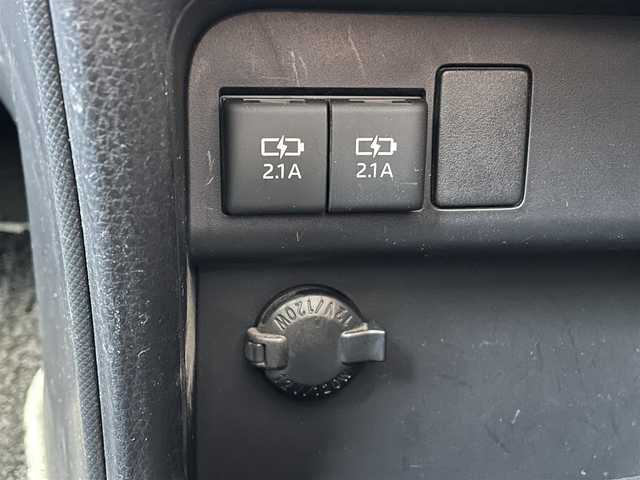 トヨタ ヴォクシー ZS 煌 熊本県 2018(平30)年 8.4万km イナズマスパーキングブラックガラスフレーク 衝突軽減ブレーキ/レーンキープアシスト/プッシュスタート/アルパイン製ナビ/（CD・DVD・フルセグTV・BTオーディオ・SD）/バックカメラ/ビルトインETC/純正16インチAW/両側パワースライドドア/クルーズコントロール/LEDヘッドライト/オートライト/フォグライト/横滑り防止装置/ウィンカーミラー/純正フロアマット/純正ドアバイザー/スマートスペアキー×1本