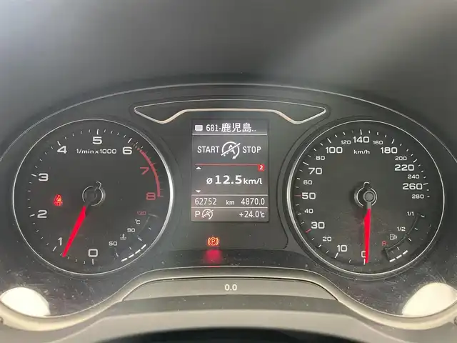 アウディ Ａ３ セダン 1．4 TFSI 鹿児島県 2015(平27)年 6.3万km 白 純正ナビ/フルセグＴＶ/バックカメラ/クルーズコントロール/スマートキー/パドルシフト/アイドリングストップ/ＥＴＣ/ドライブレコーダー/純正アルミホイール/横滑り防止装置/衝突軽減ブレーキ/ＬＥＤヘッドライト