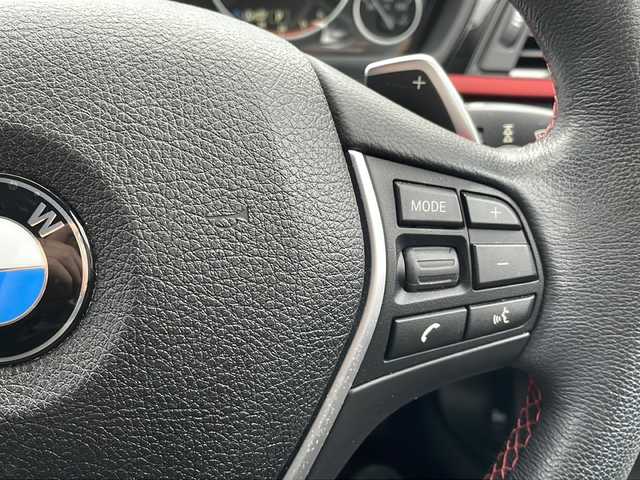 ＢＭＷ ３２０ｄ スポーツ 山口県 2013(平25)年 6.8万km 白 ワンオーナー/禁煙車/スマートキー/プッシュスタート/純正HDDナビ/(BT/DVD/ラジオ)/バックカメラ/コーナーセンサー/レーダー探知機/クルーズコントロール/パドルシフト/オートエアコン/オートライト/純正アルミホイール/純正フロアマット/保証書/取扱説明書