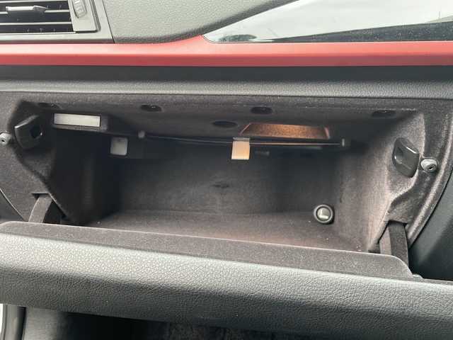 ＢＭＷ ３２０ｄ スポーツ 山口県 2013(平25)年 6.8万km 白 ワンオーナー/禁煙車/スマートキー/プッシュスタート/純正HDDナビ/(BT/DVD/ラジオ)/バックカメラ/コーナーセンサー/レーダー探知機/クルーズコントロール/パドルシフト/オートエアコン/オートライト/純正アルミホイール/純正フロアマット/保証書/取扱説明書