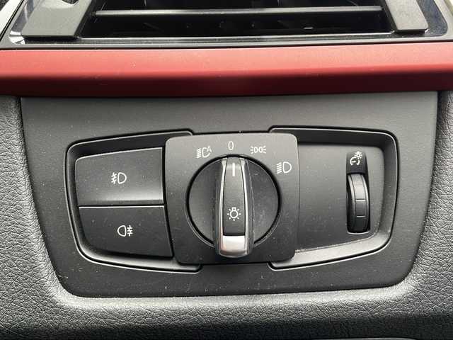 ＢＭＷ ３２０ｄ スポーツ 山口県 2013(平25)年 6.8万km 白 ワンオーナー/禁煙車/スマートキー/プッシュスタート/純正HDDナビ/(BT/DVD/ラジオ)/バックカメラ/コーナーセンサー/レーダー探知機/クルーズコントロール/パドルシフト/オートエアコン/オートライト/純正アルミホイール/純正フロアマット/保証書/取扱説明書