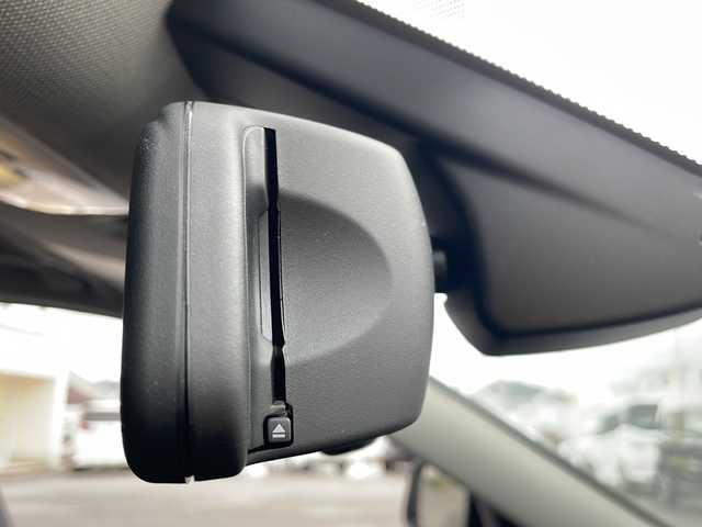 ＢＭＷ ３２０ｄ スポーツ 山口県 2013(平25)年 6.8万km 白 ワンオーナー/禁煙車/スマートキー/プッシュスタート/純正HDDナビ/(BT/DVD/ラジオ)/バックカメラ/コーナーセンサー/レーダー探知機/クルーズコントロール/パドルシフト/オートエアコン/オートライト/純正アルミホイール/純正フロアマット/保証書/取扱説明書