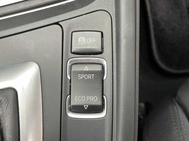 ＢＭＷ ３２０ｄ スポーツ 山口県 2013(平25)年 6.8万km 白 ワンオーナー/禁煙車/スマートキー/プッシュスタート/純正HDDナビ/(BT/DVD/ラジオ)/バックカメラ/コーナーセンサー/レーダー探知機/クルーズコントロール/パドルシフト/オートエアコン/オートライト/純正アルミホイール/純正フロアマット/保証書/取扱説明書