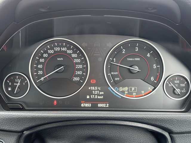 ＢＭＷ ３２０ｄ スポーツ 山口県 2013(平25)年 6.8万km 白 ワンオーナー/禁煙車/スマートキー/プッシュスタート/純正HDDナビ/(BT/DVD/ラジオ)/バックカメラ/コーナーセンサー/レーダー探知機/クルーズコントロール/パドルシフト/オートエアコン/オートライト/純正アルミホイール/純正フロアマット/保証書/取扱説明書