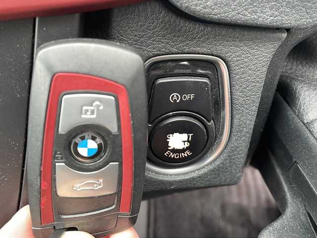 ＢＭＷ ３２０ｄ スポーツ 山口県 2013(平25)年 6.8万km 白 ワンオーナー/禁煙車/スマートキー/プッシュスタート/純正HDDナビ/(BT/DVD/ラジオ)/バックカメラ/コーナーセンサー/レーダー探知機/クルーズコントロール/パドルシフト/オートエアコン/オートライト/純正アルミホイール/純正フロアマット/保証書/取扱説明書