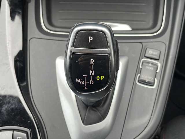 ＢＭＷ ３２０ｄ スポーツ 山口県 2013(平25)年 6.8万km 白 ワンオーナー/禁煙車/スマートキー/プッシュスタート/純正HDDナビ/(BT/DVD/ラジオ)/バックカメラ/コーナーセンサー/レーダー探知機/クルーズコントロール/パドルシフト/オートエアコン/オートライト/純正アルミホイール/純正フロアマット/保証書/取扱説明書