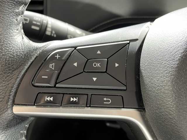 日産 セレナ ハイウェイスター 沖縄県 2017(平29)年 8.1万km ブリリアントホワイトパール 2トーン 県外仕入れ　/禁煙車　/純正９インチナビ[MM51D-L]/（フルセグＴＶ　ＣＤ　ＤＶＤ　Ｂｌｕｅｔｏｏｔｈ）　/11インチフリップダウンモニター　/プロパイロット/アラウンドビューモニター　/デジタルインナーミラー　/電動パーキングブレーキ　/ＥＴＣ２．０/前方ドライブレコーダー/衝突被害軽減ブレーキ/車線逸脱警報機能/アダプティブクルーズコントロール/ステアリングスイッチ