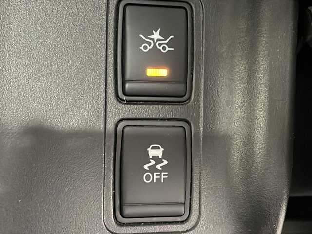 日産 セレナ ハイウェイスター 沖縄県 2017(平29)年 8.1万km ブリリアントホワイトパール 2トーン 県外仕入れ　/禁煙車　/純正９インチナビ[MM51D-L]/（フルセグＴＶ　ＣＤ　ＤＶＤ　Ｂｌｕｅｔｏｏｔｈ）　/11インチフリップダウンモニター　/プロパイロット/アラウンドビューモニター　/デジタルインナーミラー　/電動パーキングブレーキ　/ＥＴＣ２．０/前方ドライブレコーダー/衝突被害軽減ブレーキ/車線逸脱警報機能/アダプティブクルーズコントロール/ステアリングスイッチ