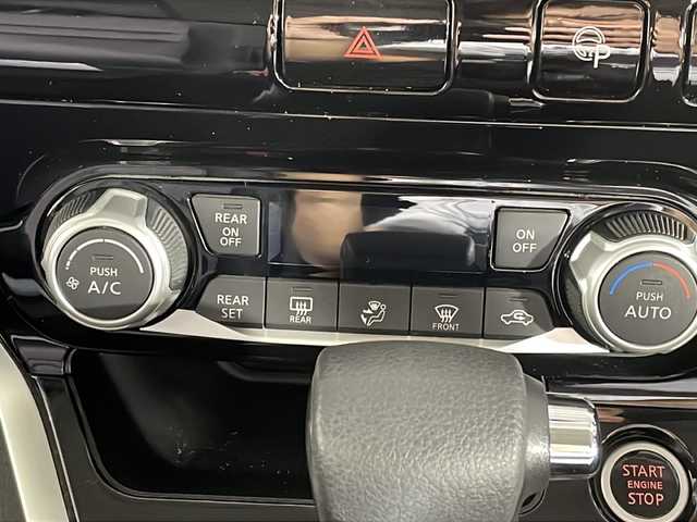 日産 セレナ ハイウェイスター 沖縄県 2017(平29)年 8.1万km ブリリアントホワイトパール 2トーン 県外仕入れ　/禁煙車　/純正９インチナビ[MM51D-L]/（フルセグＴＶ　ＣＤ　ＤＶＤ　Ｂｌｕｅｔｏｏｔｈ）　/11インチフリップダウンモニター　/プロパイロット/アラウンドビューモニター　/デジタルインナーミラー　/電動パーキングブレーキ　/ＥＴＣ２．０/前方ドライブレコーダー/衝突被害軽減ブレーキ/車線逸脱警報機能/アダプティブクルーズコントロール/ステアリングスイッチ