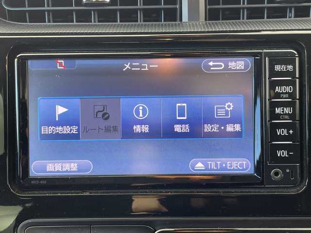 トヨタ アクア S 群馬県 2017(平29)年 0.8万km ライムホワイトパールクリスタルシャイン 禁煙車　純正７インチナビ　バックカメラ　ドライブレコーダー　プリクラッシュセーフティ　スマートキー　スペアキー　オートライト　オートマチックハイビーム　ステアリングスイッチ　ビルトインETC