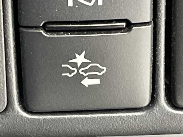 トヨタ アクア S 群馬県 2017(平29)年 0.8万km ライムホワイトパールクリスタルシャイン 禁煙車　純正７インチナビ　バックカメラ　ドライブレコーダー　プリクラッシュセーフティ　スマートキー　スペアキー　オートライト　オートマチックハイビーム　ステアリングスイッチ　ビルトインETC